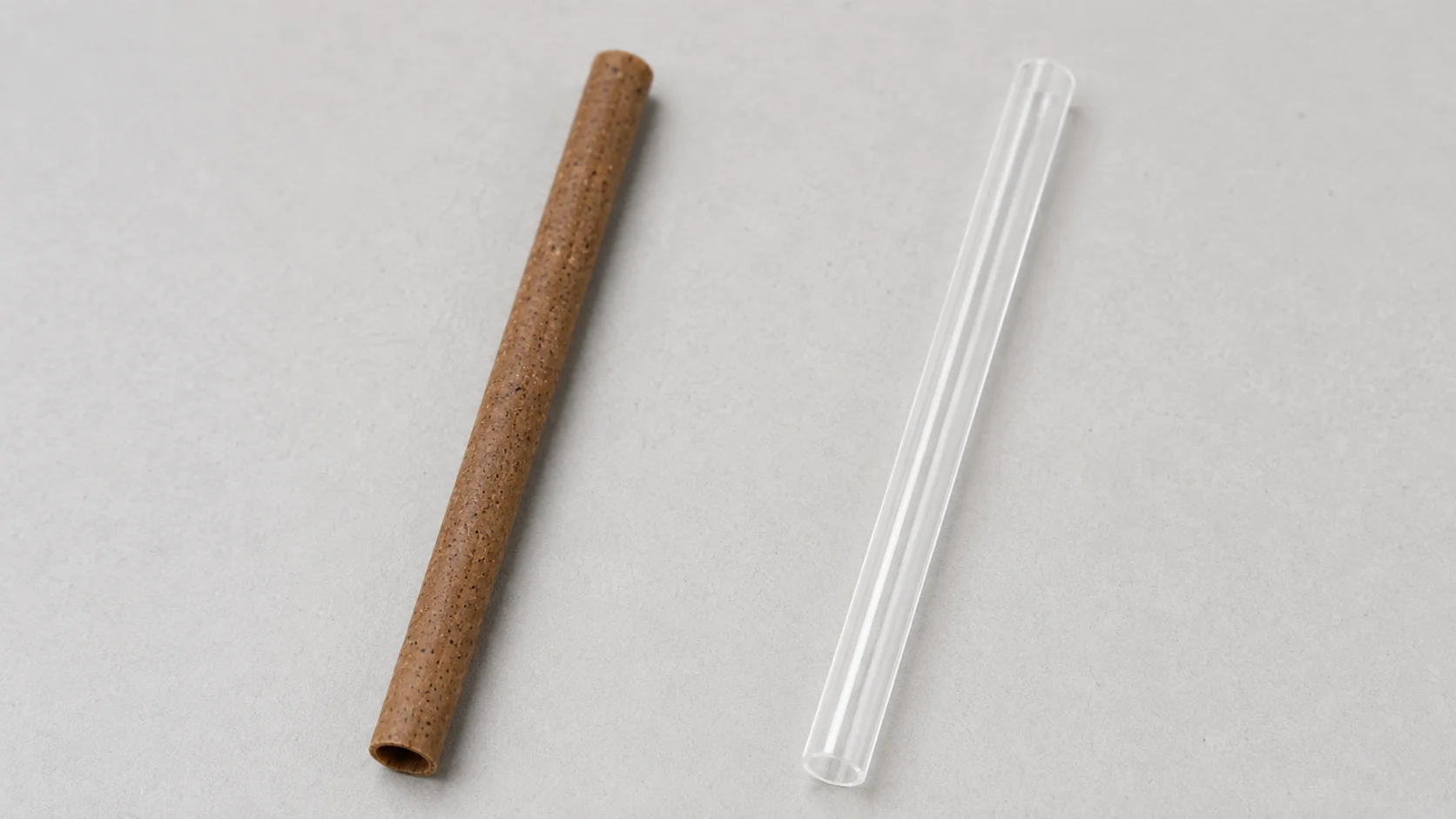 Coffee ground straw vs transparent PLA straw comparison